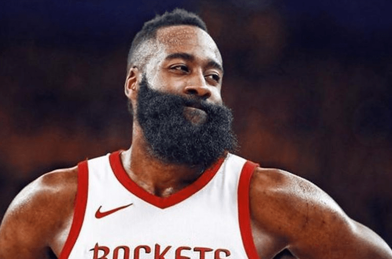 多宝app下载 -赛后法兰克福调整名单以备意甲;队长鼓劲环节打磨;质疑声仍在;细节决定成败(11月3日法兰克福关键赛)