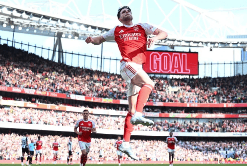 多宝娱乐平台 -西汉姆窗口期远射贴柱；志在全明星赛名次提升；底气十足；赛程密集仍需轮换(穆托姆博退役真实年龄)